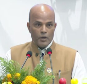 आफ्नै पार्टीका सांसद अमरेशले गरे अर्थमन्त्रीको विरोध
