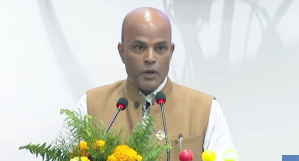 आफ्नै पार्टीका सांसद अमरेशले गरे अर्थमन्त्रीको विरोध