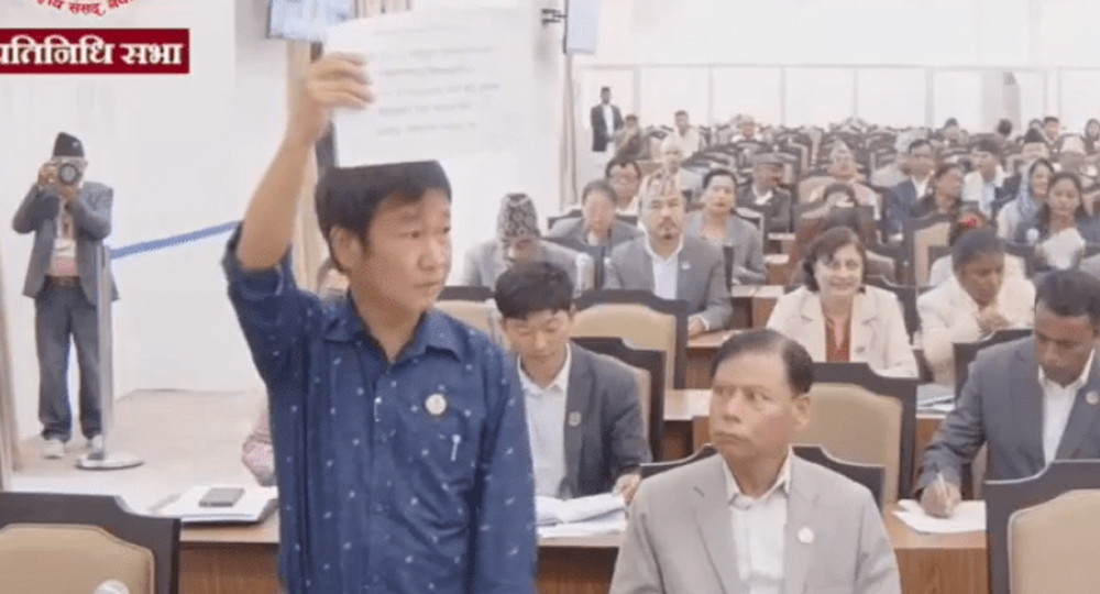 हर्क साम्पाङको प्रश्न : प्रधानमन्त्री बालेन यो संसदको सदस्य हो कि होइन ?