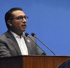 संसद‍्को संयुक्त बैठक बस्दै,अर्थमन्त्री वाग्लेले बजेट पेश गर्ने