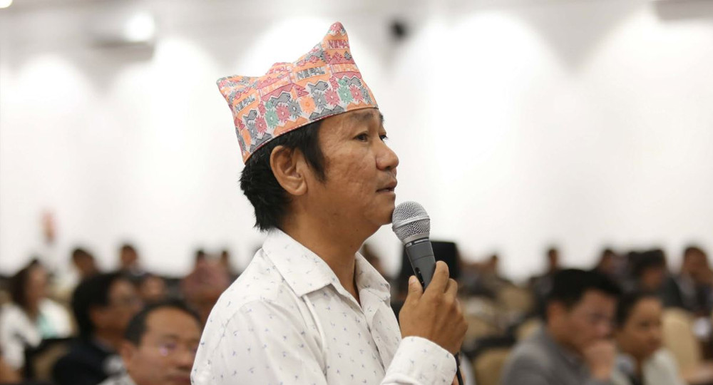 सदनमा हर्कको प्रश्न : रक्षामन्त्री कहाँ हुनुहुन्छ ?सदनमा हर्कको प्रश्न : रक्षामन्त्री कहाँ हुनुहुन्छ ?