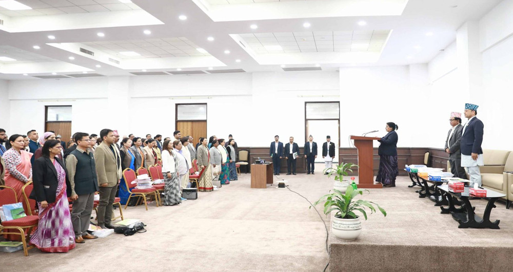 संसदीय प्रक्रिया र अभ्यासबारे सांसदहरूलाई प्रशिक्षण दिँदै संसद सचिवालय