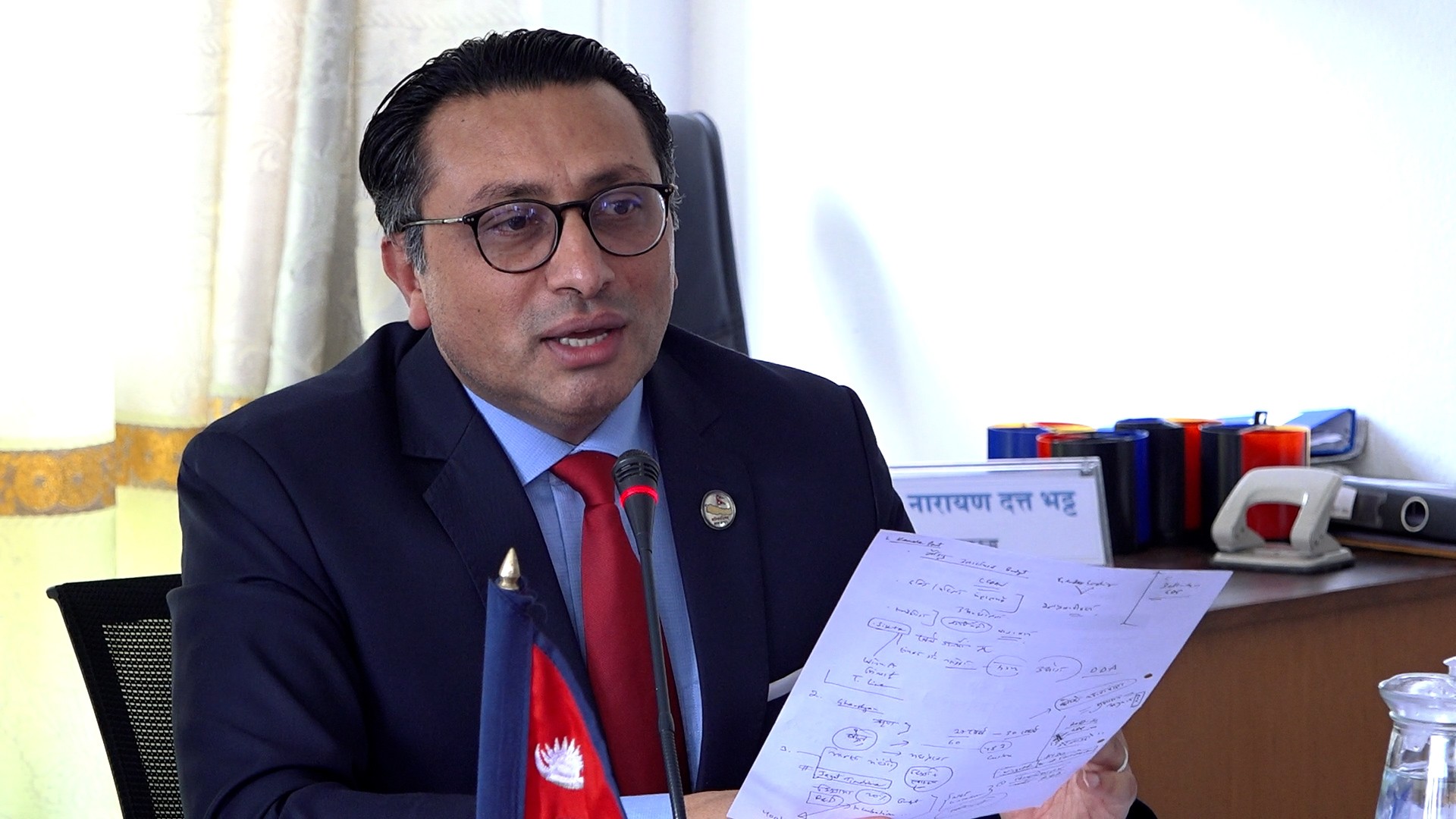 करको दर हेरफेर गरेपछि विवादमा तानिए अर्थमन्त्री वाग्ले, विपक्षीले माग्यो राजीनामा