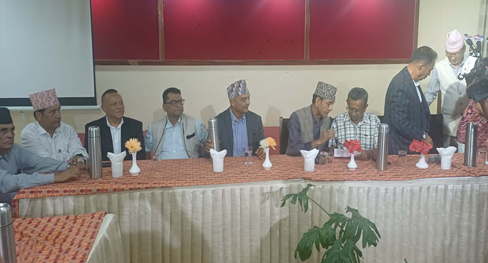 केन्द्रीय पदाधिकारीसहित एकैपटक १८३ जनाले छोडे राप्रपा