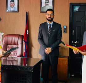 त्रिभुवन विश्वविद्यालय सेवा आयोगका अध्यक्ष थापाले लिए शपथ