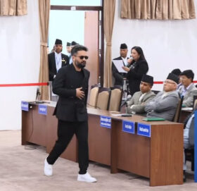 संसद बैठकमा आधा घण्टा पनि बसेनन् रवि–बालेन