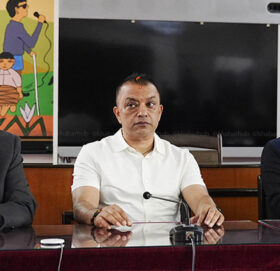 सरकार गोली र लाठीमा मात्रै देखिनु हुँदैन : गगन थापा
