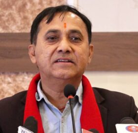 सरकार भोक र निराशा अन्त्य गर्न गम्भीर बनोस्, हाम्रो साथ छ: विश्वप्रकाश शर्मा