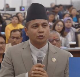 दलाई लामाको जन्मदिन मनाउन सरकारले अनुमति दिएकोप्रति एमालेको आपत्ति, माग्यो जवाफ