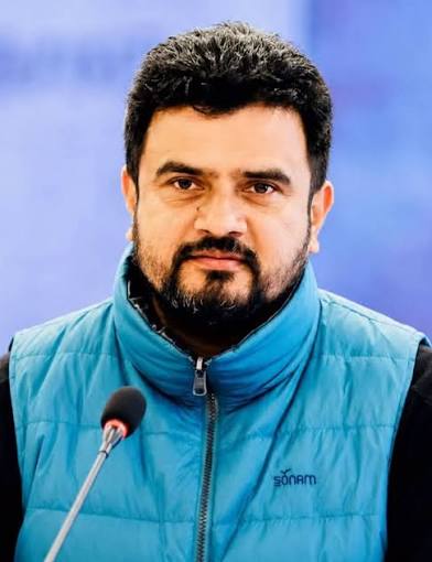 लाइसेन्स विवादमा राजीव खत्रीले भ्रम फैलाएको मन्त्री थापाको आरोप, अभिव्यक्ति हटाउन आग्रह