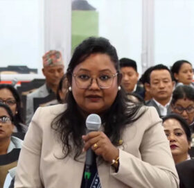 प्रधानमन्त्रीलाई एमालेको प्रश्न : राष्ट्रलाई सम्बोधन कि फेसबुक मनिटाइजेसन ?