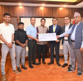 रास्वपा महामन्त्री आचार्यद्वारा राहत कोषमा एक करोडभन्दा बढी योगदान