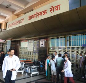 भाेटेकेशी पहिराेमा परेर घाइते भएका २५ जनाकाे काठमाडौंका यी अस्पतालमा उपचार हुँदै