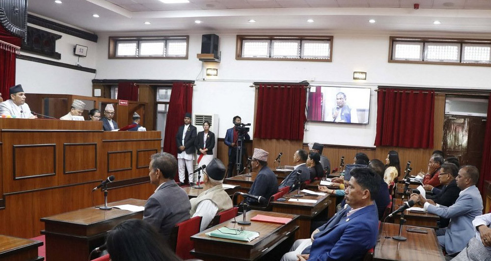 राष्ट्रियसभा बैठक बस्दै