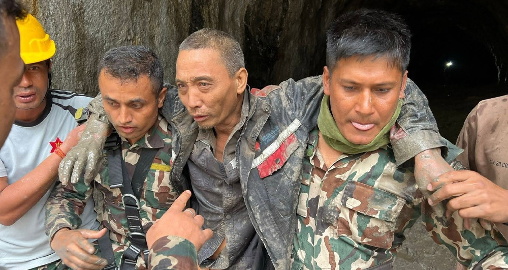 ११ दिनपछि अपर त्रिशूली-१ को सुरुङबाट चिनियाँ नागरिकको जीवित उद्धार