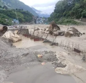 दार्चुलामा पहिरोले चौलानी नदी आंशिक थुनियो, तटीय क्षेत्रमा सतर्क रहन आग्रह