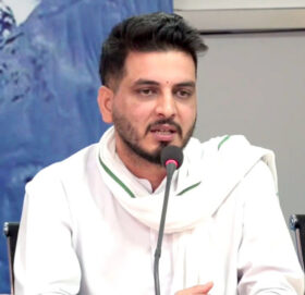 बाढी प्रभावित क्षेत्रका सडक सञ्जाल असोजभित्रै सञ्चालन हुन्छ : भौतिकमन्त्री लम्साल