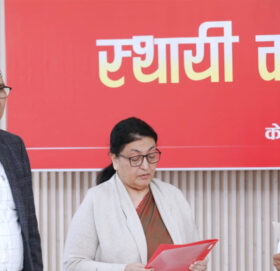 पूर्वराष्ट्रपति भण्डारीले ओलीबाट लिइन् वरिष्ठ नेताको शपथ