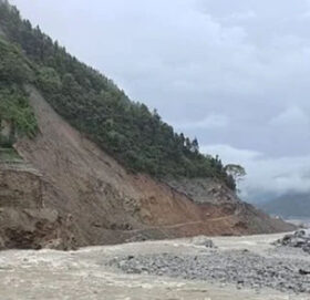 पहिरोले त्रिशूली–वेत्रावती सडक भासियो, यातायात ठप्प